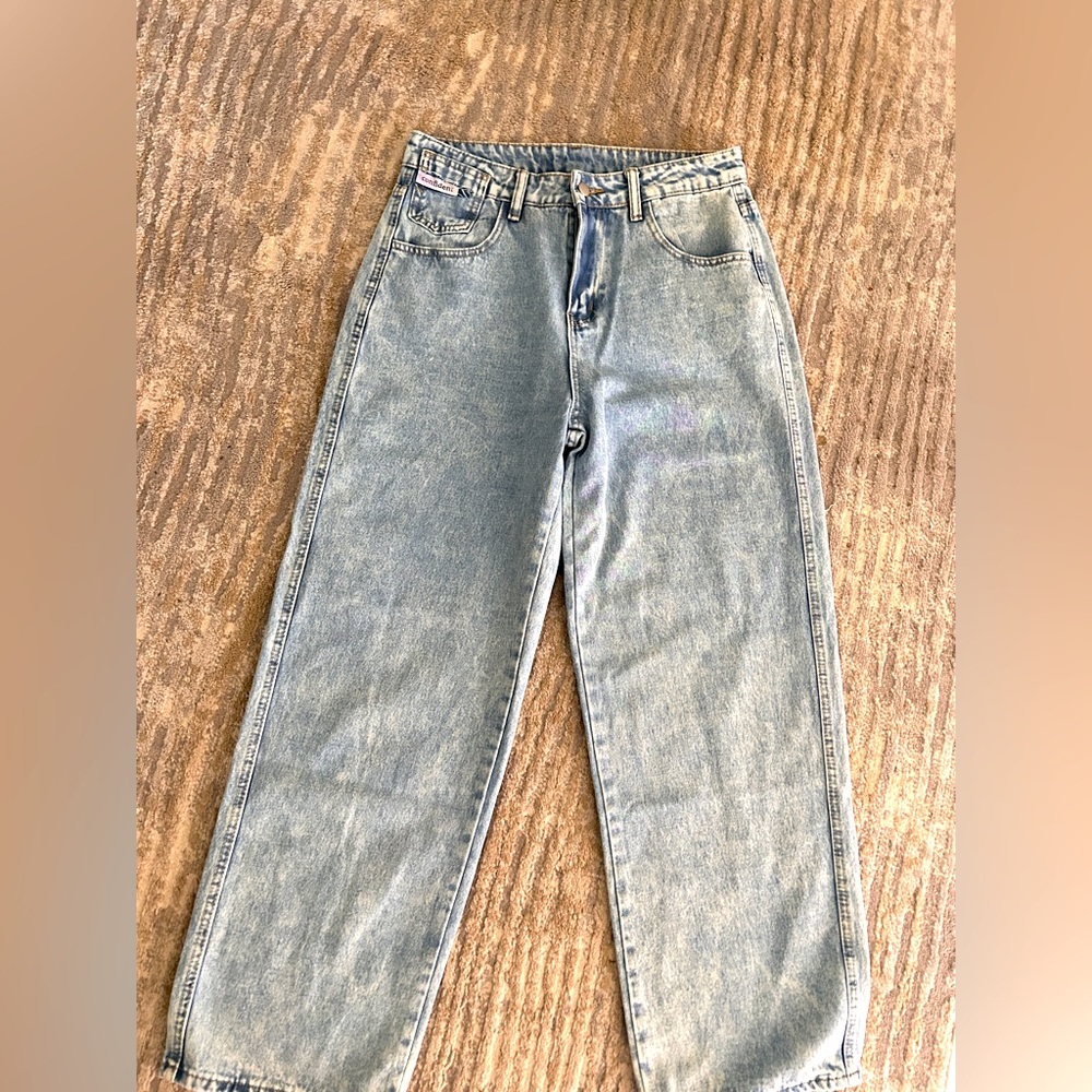 DAZY Women’s Casual Straight Leg Jeans w/ Washing Effect